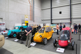 Horlacher GL88-2 "Ei" (1988) frühes Elektroauto, das in der Schweiz hergestellt wurde, neben anderen CH-Elektroautos – Swiss Classic World Luzern 2022