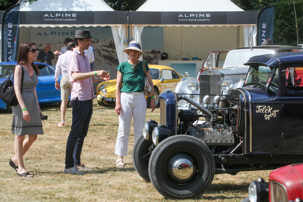 Hot Rods zogen viel Interesse auf sich - Concours d'Elégance Suisse Coppet 2022