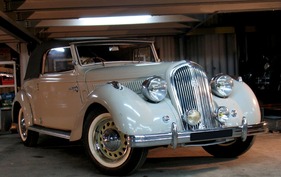 Hotchkiss 686 S49 Cabriolet (1950) - an der Artcurial Rétromobile Versteigerung für Euro 57,000 zugeschlagen (Lot 394)