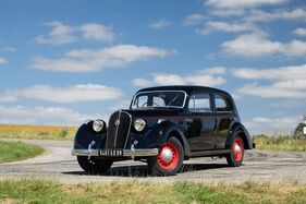 Hotchkiss 864 S49 Artois (1949) - Lot 101 an der Artcurial Musée Automobile du Château de Vernon Versteigerung 2025
