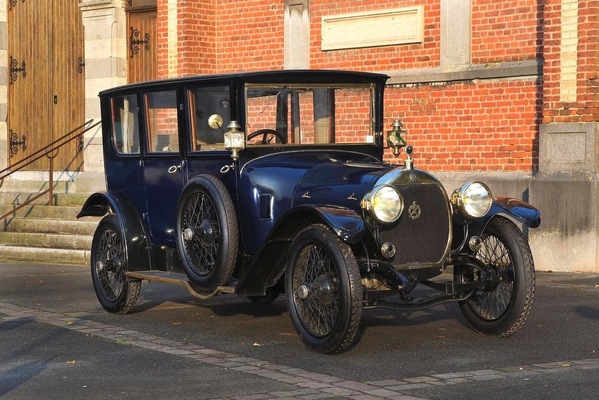 Hotchkiss AF Limousine (1920) - angeboten als Lot 334 an der Versteigerung "Les Grandes Marques du Monde au Grand Palais" von Bonhams am 6. Februar 2014