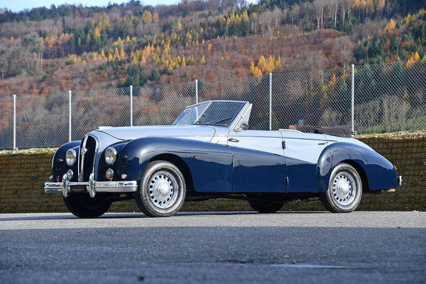 Hotchkiss Anjou 20.50 Convertible by Worblaufen (1950) - 1950 Hotchkiss Anjou 20.50 Cabriolet by Worblaufen - als Lot 112 an der Oldtimer Galerie Toffen Versteigerung von Gstaad am 29. Dezember 2024