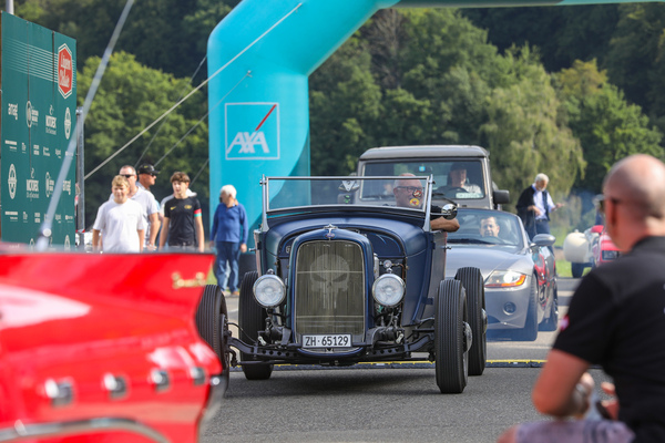 Hotrod auf Ford-Basis bei der Ankunft - denn sie wissen, was sie tun ... - 8. Lägern Classic 2025