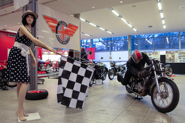 Hübsche Szenerie im Eingangsbereich - Bremen Classic Motorshow 2019