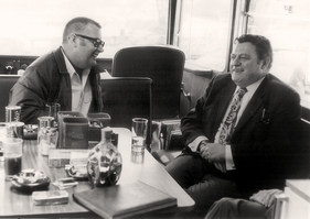 Hugo Emde mit Bayerns Ministerpräsident Franz Josef Strauss am Norisring im Jahr 1970 Hugo Emde mit Bayerns Ministerpräsident Franz Josef Strauss am Norisring im Jahr 1970
