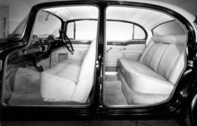 Humber Super Snipe (1961) - Mit den Jahren ist auch die Beinfreiheit auf den hinteren Plätzen gewachsen.