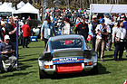 Hupend durch die Besuchermassen - Porsche 911 Carrera RSR 2.8 von 1973.