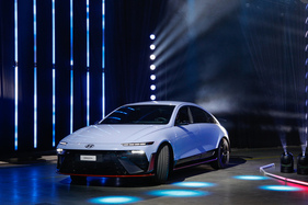 Hyundai Ioniq 6 N (2025) - noch ein Elektroauto mit Fahrspass? - auf der "Media Stage" der 38. Auto Zürich 2025