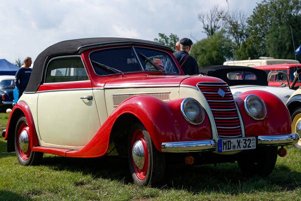 IFA F8 Cabriolet Gläser (1953) , vornehmlich für den Export gab es eine etwas "elegantere" Cabrio-Varainte vom F8 aus dem Karosseriewerk Dresden – OMMMA 2023