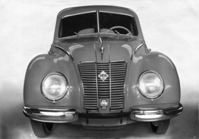 IFA F9 (1954) - ostdeutscher Zweitakter, hier als Dreizylinder-Limousine - Genfer Automobilsalon 1954