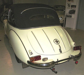 IFA-F9 Cabrio - the bulky trailer tail lights were fitted for the indicators