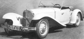 Im Bestreben, etwas Leben in die Sindelfinger Formensprache zu bringen, schlug Komenda diesen Mercedes-Benz 370 S Roadster vor