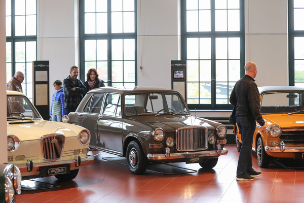 Im Emil Frey Museum - ADO16 und ADO17 - Personenwagen der BMC in den Sechzigerjahren - Tag der offenen Tür im Emil Frey Classic Center Schweiz "100 Jahre Emil Frey" 2024