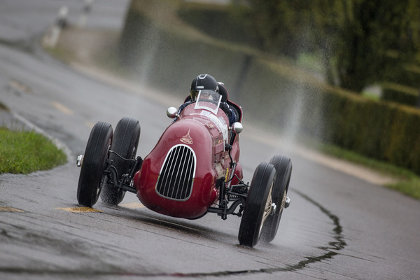 Im Ford Monoposto durch den Regen