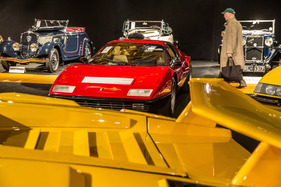 Im Gegensatz zum Lidl ist die Retromobile eine Einkaufstour der Superlative. Im Gegensatz zum Lidl ist die Retromobile eine Einkaufstour der Superlative.