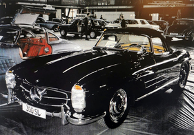 Im Herbst 2023 bei einem Kienle-Kunden sichergestellt: schwarzer 300 SL Roadster (Fahrgestellnummer der Redaktion bekannt) aus prominenter Sammlung, hier beim Aufbau des Kienle-Messestandes bei der Retro Classics 2015 in Stuttgart