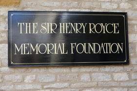 Im Hunt House befindet sich außer dem Sitz des RREC und dem Archiv auch die "Sir Henry Royce Memorial Foundation", eine Wohltätigkeitsstiftung
