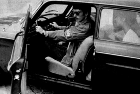 Im NSU geht es enger zu und her. Ausserdem fehlen die hinteren Türen.