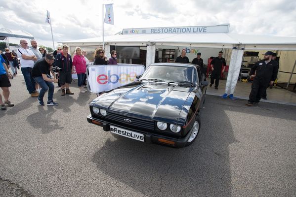 Bild Im Rahmen der eBay Restolive wurde in drei Tagen vor den Silverstone-Classic-Besuchern ein Ford Capri 2.8 i restauriert