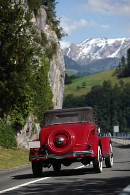 Image: On the journey home in a pre-war V8 - Oldtimer in Obwalden (O-iO) 2019