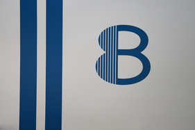 Im Zeichen der blauen Acht mit den beiden (Gordini-) Streifen