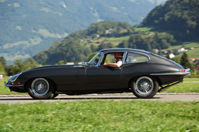 Immer wieder berauschend, die Form des Jaguar E Types der Serie 1 - British Car Meeting 2015 in Mollis