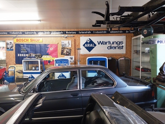 Immer wieder entdeckt man BMWs der Dreier-Reihe – Zu Besuch in der Sammlung Hilker