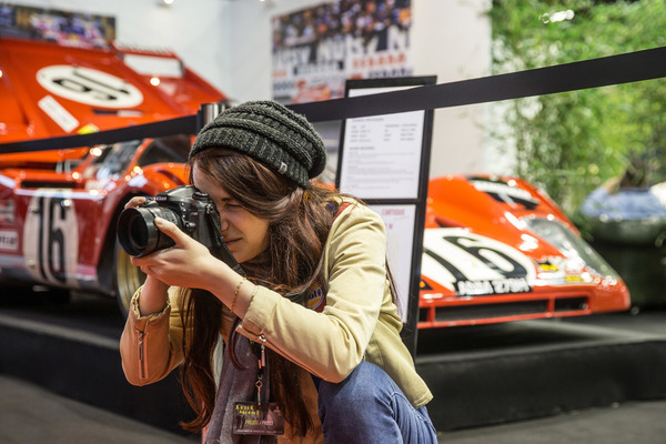 Immer wieder faszinierend sind die Rennwagen, …