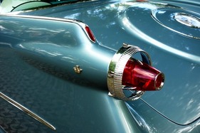 Imperial Crown Four-Door Sedan (1960) bei der Sonderschau "Stars and Stripes" – Classic Days Düsseldorf 2022