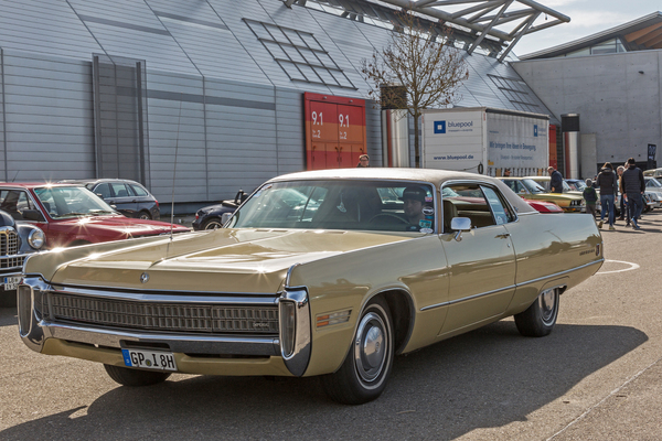 Imperial auf Parkplatzsuche – Retro Saisonauftakt 2025