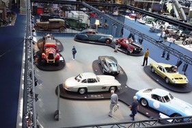 Jaguar E-Type (1961) – Klein, aber fein – Sonderausstellung "When Automotive Design Becomes Art" in der Autoworld Brüssel