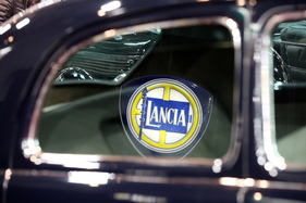 Impression von der Lukas Hüni Lancia-Sonderschau - Rétromobile Paris 2019 Impression von der Lukas Hüni Lancia-Sonderschau - Rétromobile Paris 2019
