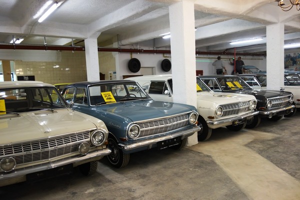 Bild Impressionen - Opel Rekord A in Reih und Glied - Im Degener-Oldtimer-Museum 2022