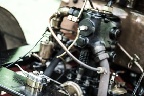 Impressionen aus Schloss Dyck bei der Kronprinz Wilhelm Rasanz Fahrt 2013 - das Ölkännchen liegt bereit