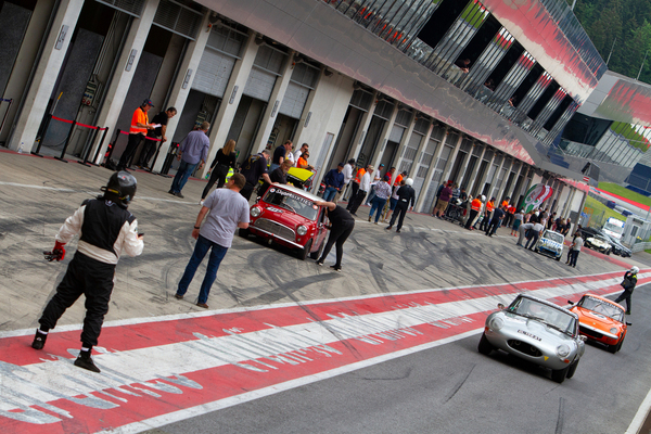 Bild Impressionen aus der Boxengasse bei den "Super Sixties" - Red Bull Ring Classics 2023