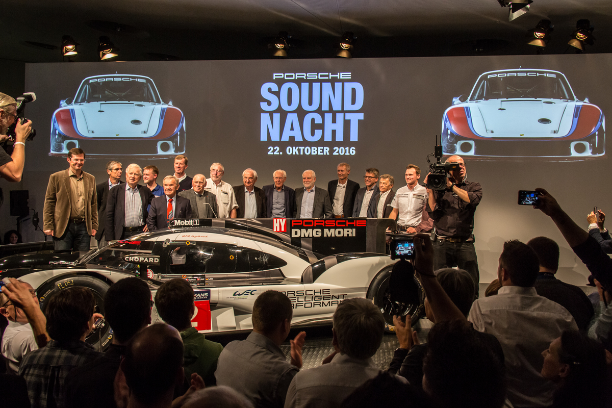 Impressionen der Porsche Soundnacht 2016 - Alle Ehrengäste zum Schluss nochmals auf der Bühne