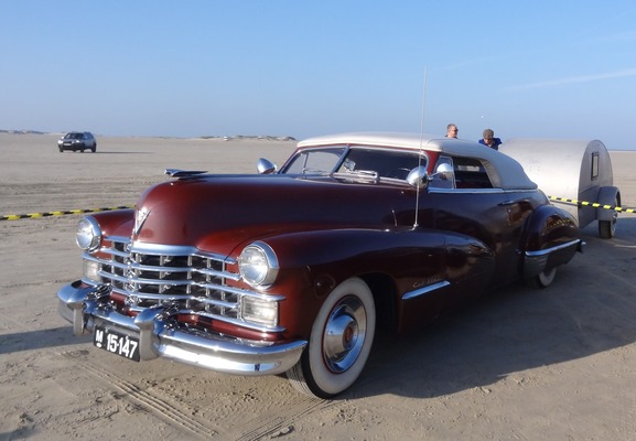 Bild: Impressionen des Römö Motorfestival 2016 - Cadillac mit Wohnwagen