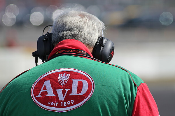 Bild: Impressionen vom AvD Oldtimer Grand Prix 2012 - Streckenposten