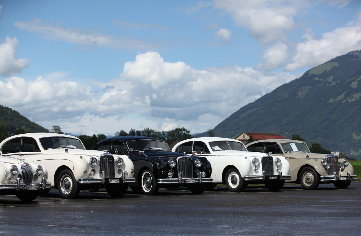 Impressionen vom British Car Meeting (BCM) 2012 in Mollis - Jaguar-Limousinen der Nachkriegsjahre