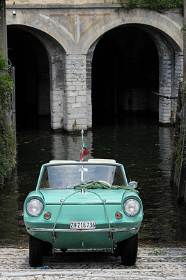 Impressionen vom Concorso d'Eleganza Villa d'Este 2012 - Amphicar legt bei der Villa d'Este an