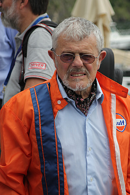Impressionen vom Concorso d'Eleganza Villa d'Este 2012 - Mark Firnburgh schaut kritisch, die Kupplung des Prosche 917 eignet sich nicht für das Schrittfahren beim Concorso
