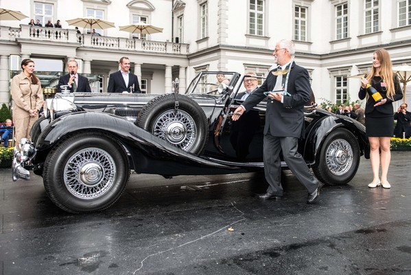 Image: Impressions of the Concours d'Elégance Schloss Bensberg Classics 2013 - The "Best of Show by Public" prize goes to the Horch 930 V Roadster