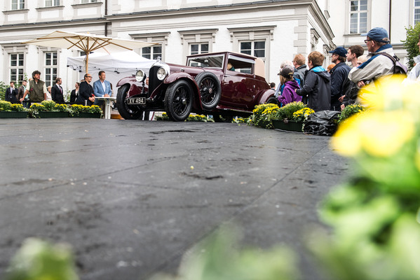 Impressionen vom Concours d'Elégance Schloss Bensberg Classics 2013 - Der Preis in der Kategorie"Prewar Closed" geht an den Bentley 4 1:2 Litre Flexible Coupè