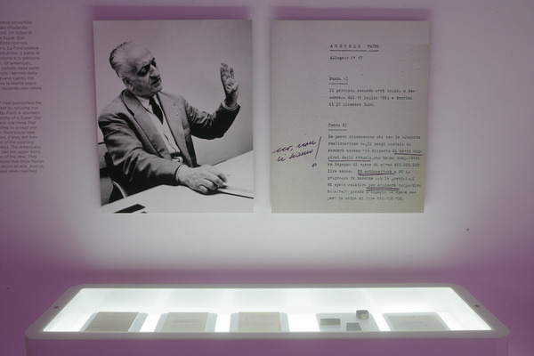 Impressionen vom Ferrari-Museum "Museo Casa Enzo Ferrari" - Schriftstücke und Fotos aus Enzo Ferraris Geschichte