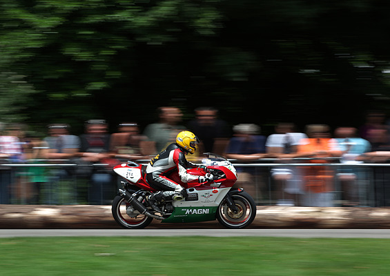 Bild: Impressionen vom GP Brugger Schachen 2013 - die Magni Australia R von 1990 in der Motorradfraktion