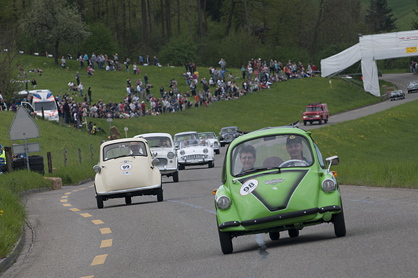 Impressionen vom GP Mutschellen 2012 - Corso von Fahrzeugen aus der Gegend
