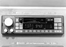 Impressionen vom Genfer Automobilsalon 1983 - mehr Bedienungskomfort und Digitalanzeigen bei den Einbau-Radiogeräten