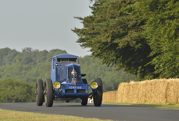 Impressionen vom Goodwood Festival of Speed 2013 - auch nicht alltägliche Fahrzeuge fanden den Weg zum Schlosshügel