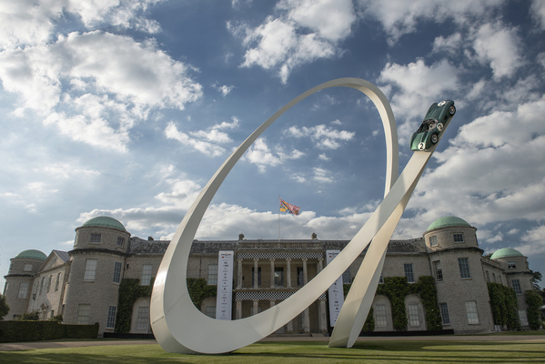 Bild Impressionen vom Goodwood Festival of Speed 2019 - Aston Martin Skulptur