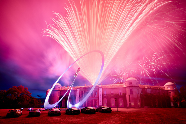 Impressionen vom Goodwood Festival of Speed 2019 - Aston Martin wird mit Feuerwerk gefeiert